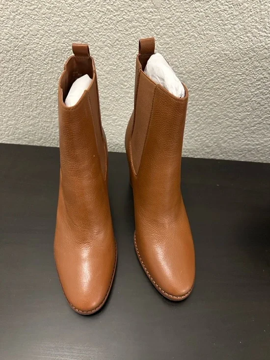 LAUREN RALPH LAUREN
Mylah Il Polo Tan Tumbled Leather Ankle Boots - Picture 5 of 12